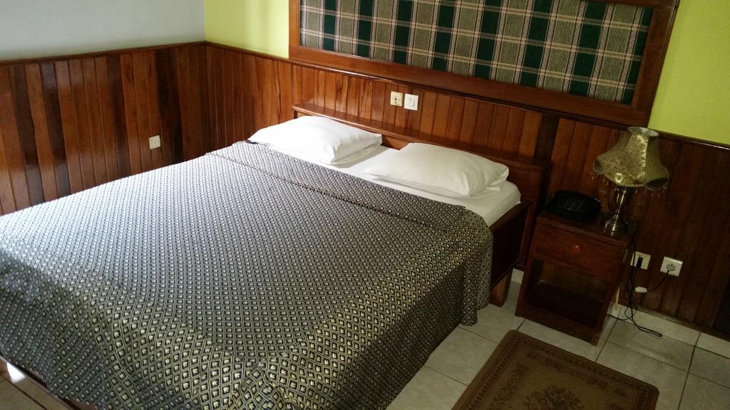 Saffana Hotel Douala Esterno foto