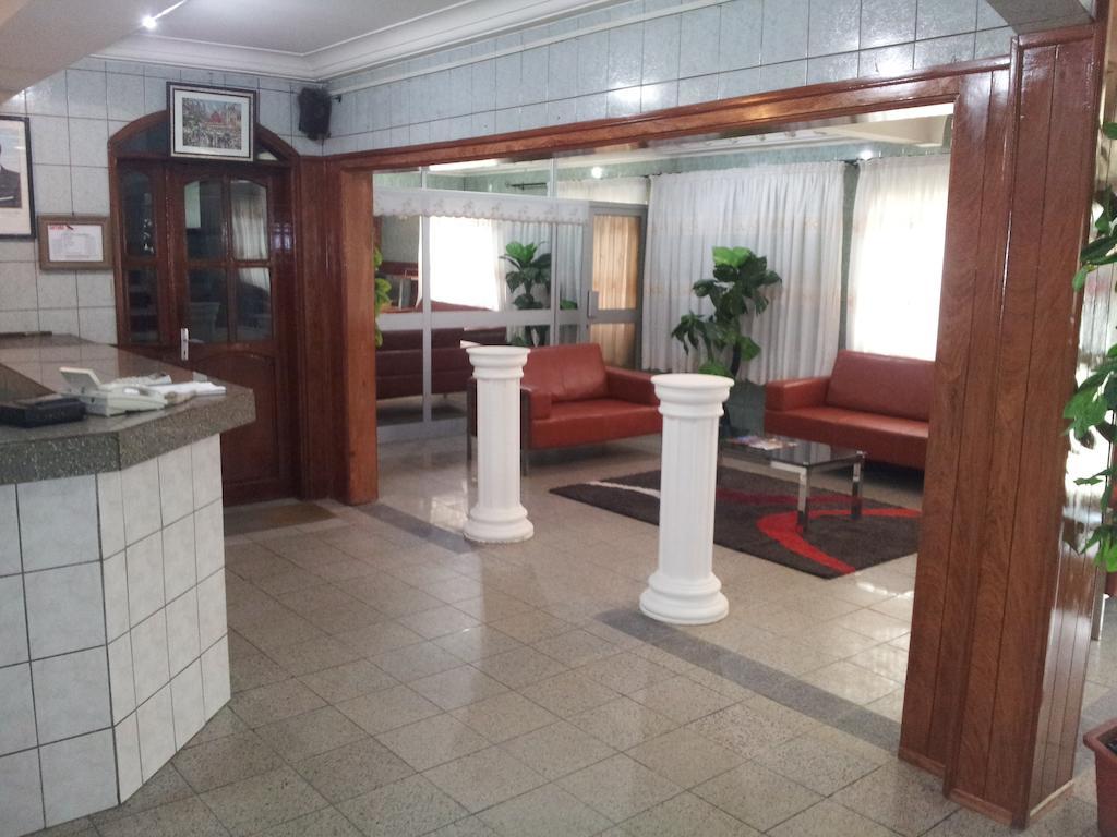 Saffana Hotel Douala Esterno foto