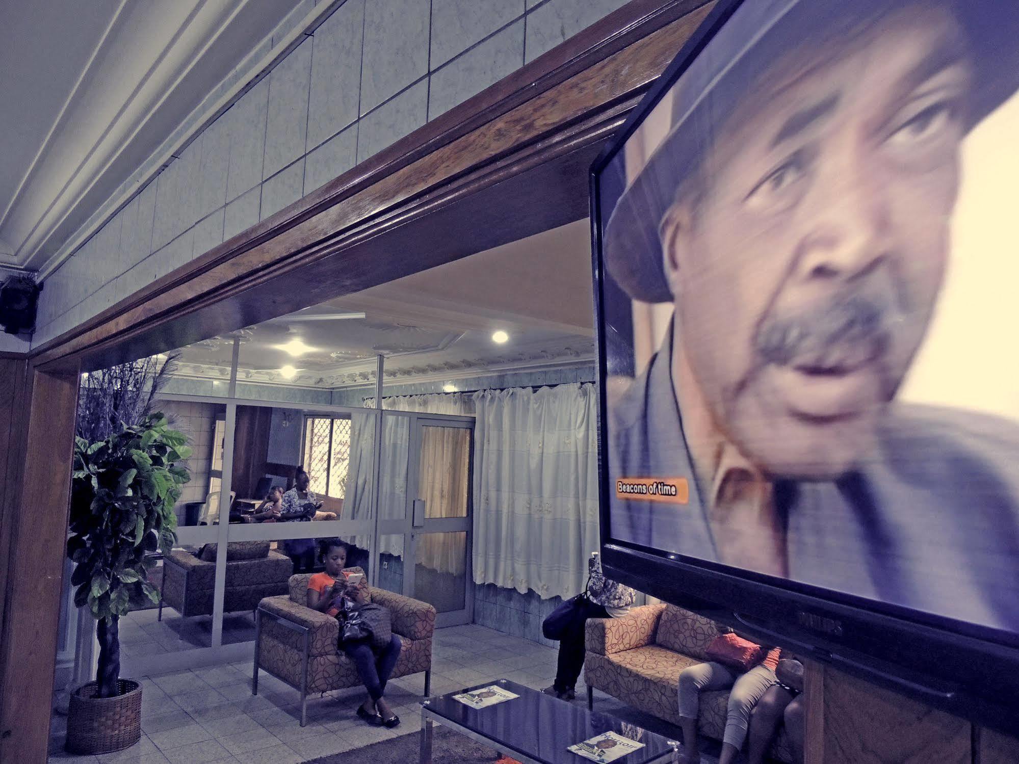 Saffana Hotel Douala Esterno foto