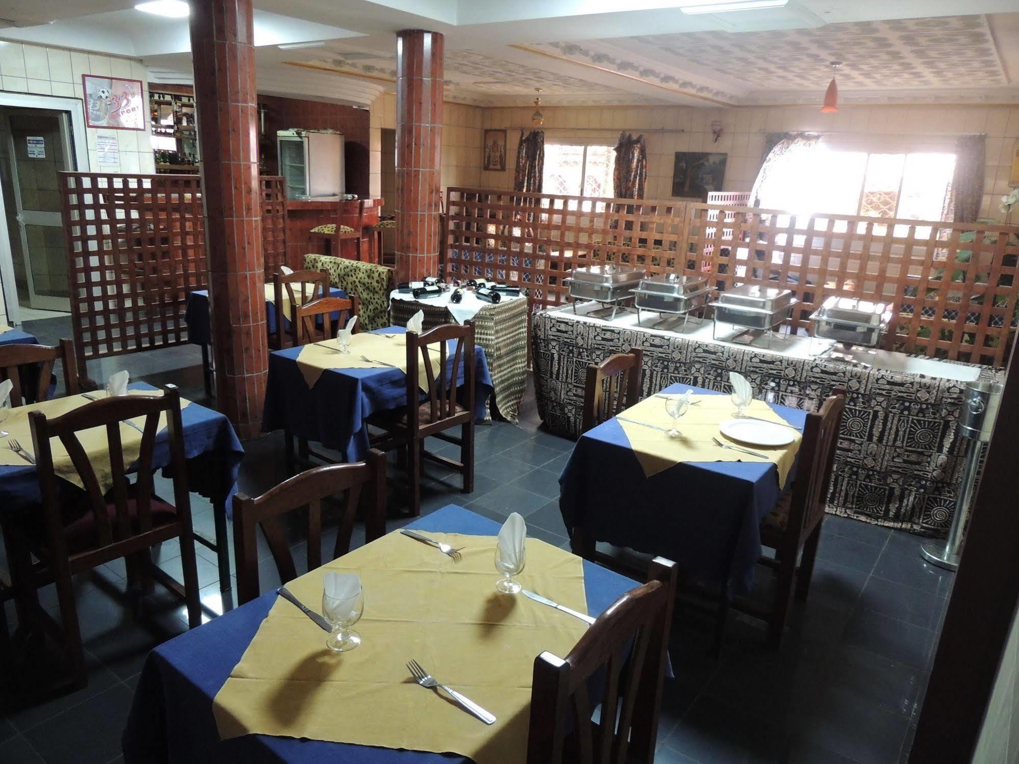 Saffana Hotel Douala Esterno foto