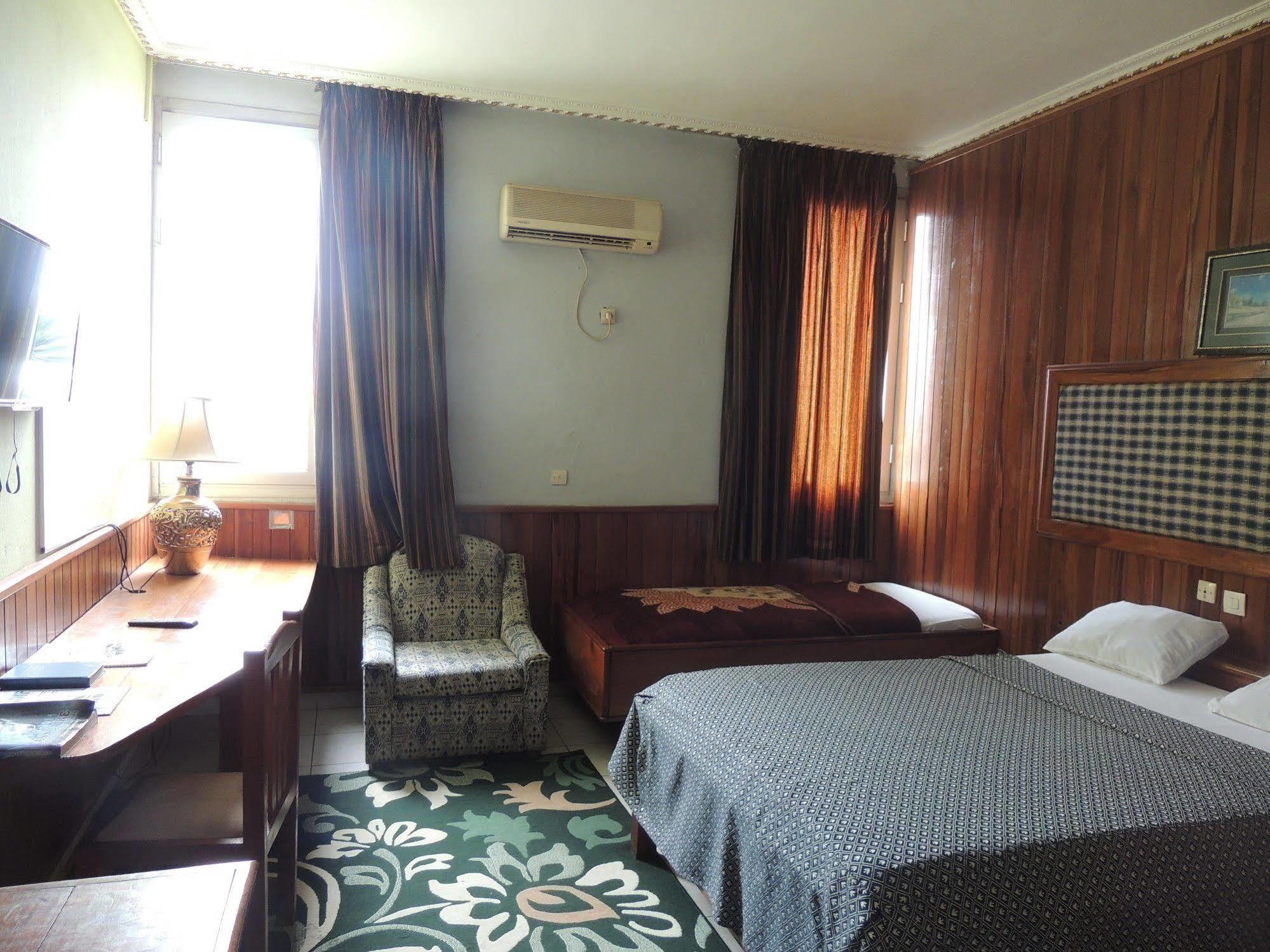 Saffana Hotel Douala Esterno foto