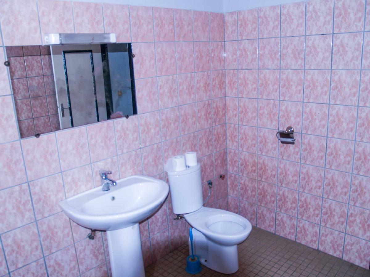 Saffana Hotel Douala Esterno foto